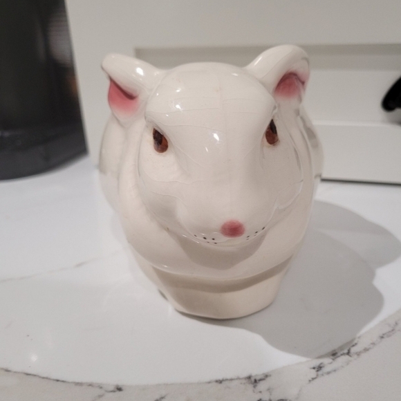 Avon White Ceramic Bunny Vase/ planter - Picture 3 of 6